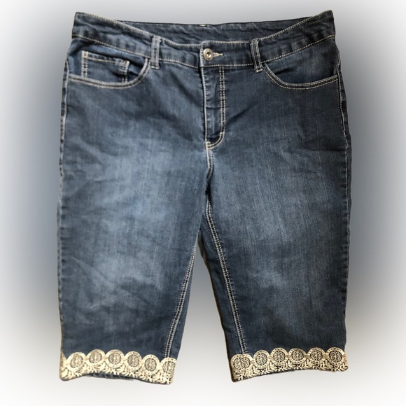 Women’s Christopher & Banks Capri Jeans - Picture 1 of 7